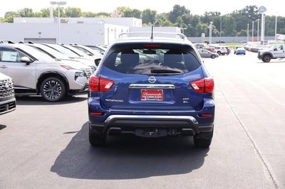 2017 Nissan Pathfinder SL