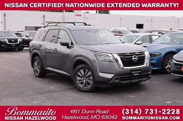 2025 Nissan Pathfinder SV