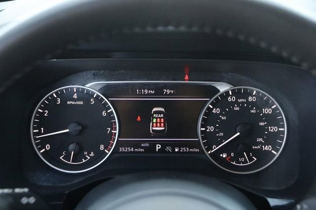 2025 Nissan Pathfinder SV