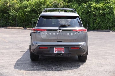2025 Nissan Pathfinder SV