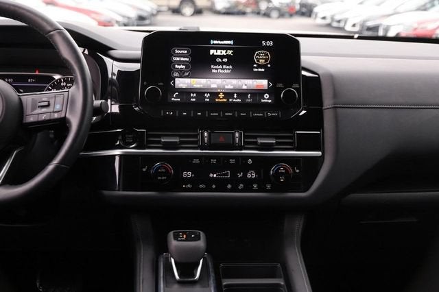 2025 Nissan Pathfinder SL