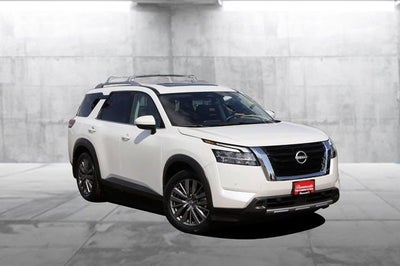 2024 Nissan Pathfinder SL