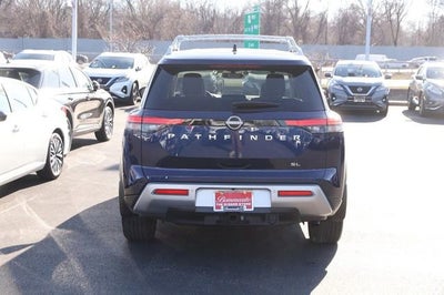 2025 Nissan Pathfinder SL