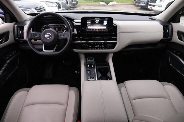 2025 Nissan Pathfinder SL
