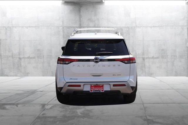 2025 Nissan Pathfinder SL