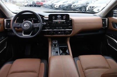2024 Nissan Pathfinder Platinum