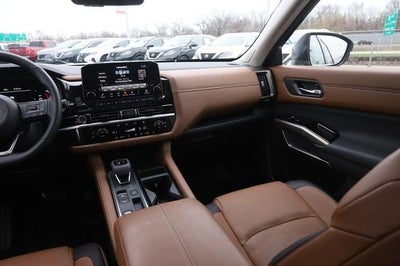 2024 Nissan Pathfinder Platinum