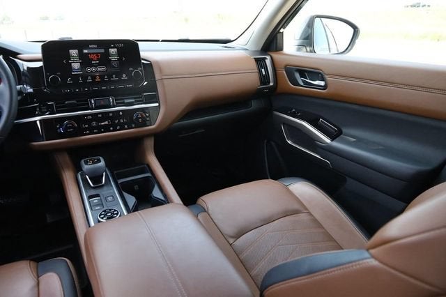 2025 Nissan Pathfinder Platinum