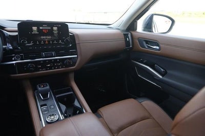 2024 Nissan Pathfinder Platinum