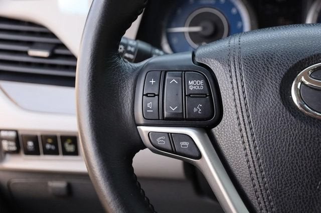 2017 Toyota Sienna Base