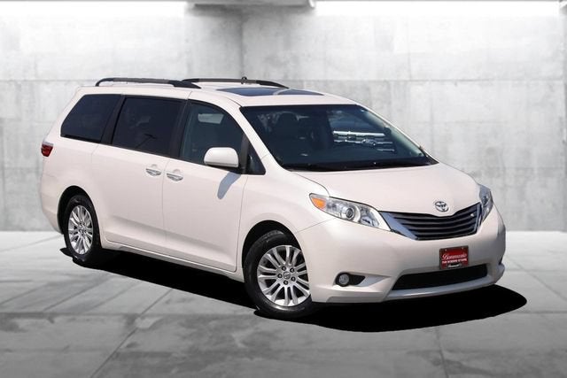 2017 Toyota Sienna Base