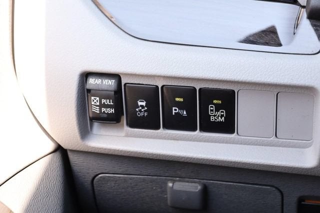 2017 Toyota Sienna Base