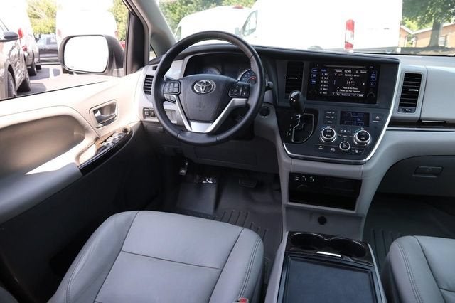 2017 Toyota Sienna Base