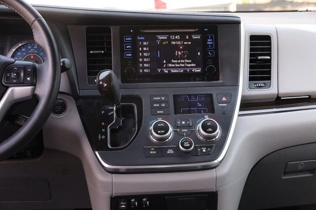 2017 Toyota Sienna Base