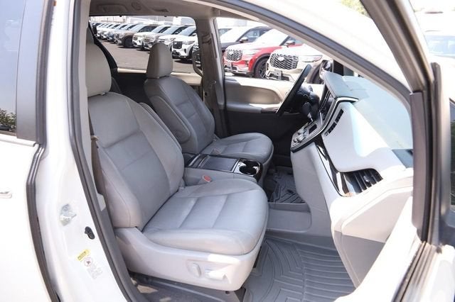 2017 Toyota Sienna Base