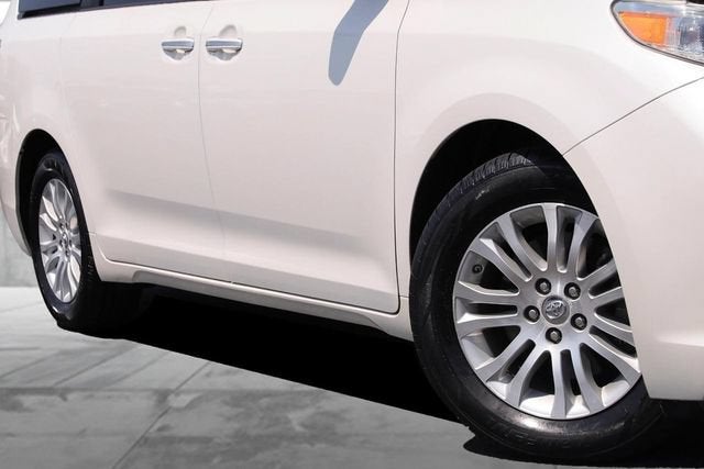2017 Toyota Sienna Base