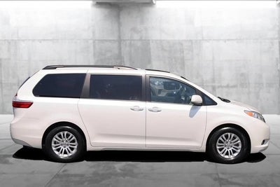 2017 Toyota Sienna Base