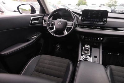2024 Mitsubishi Outlander SE Black Edition