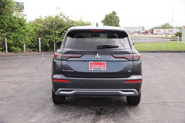 2025 Mitsubishi Outlander SE