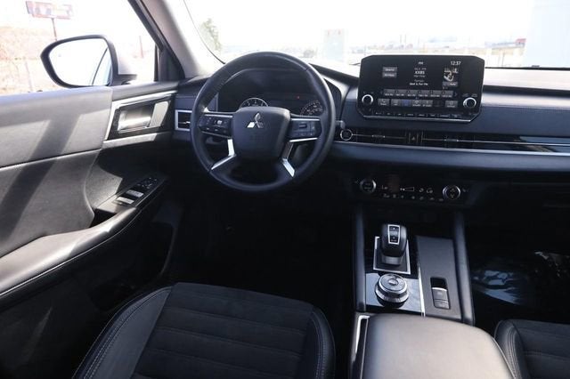 2024 Mitsubishi Outlander SE Black Edition