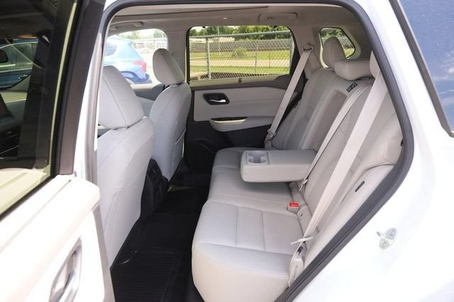 2025 Nissan Rogue SL