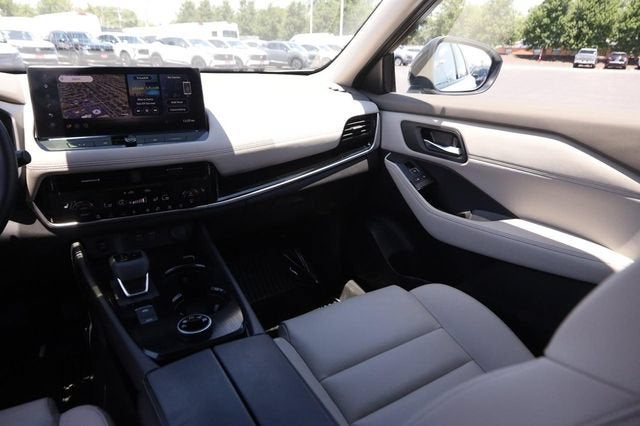 2025 Nissan Rogue SL