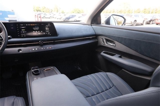 2025 Nissan ARIYA PLATINUM+