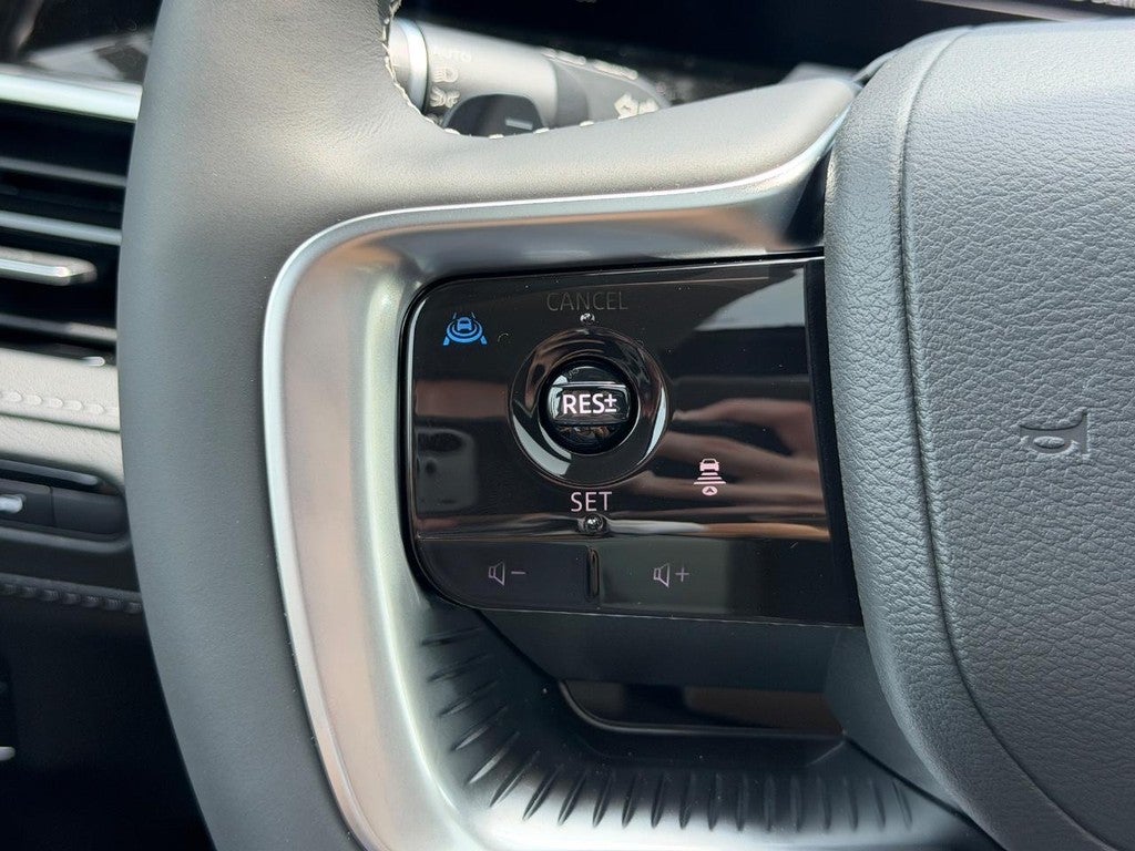 2027 INFINITI QX80 LUXE AWD