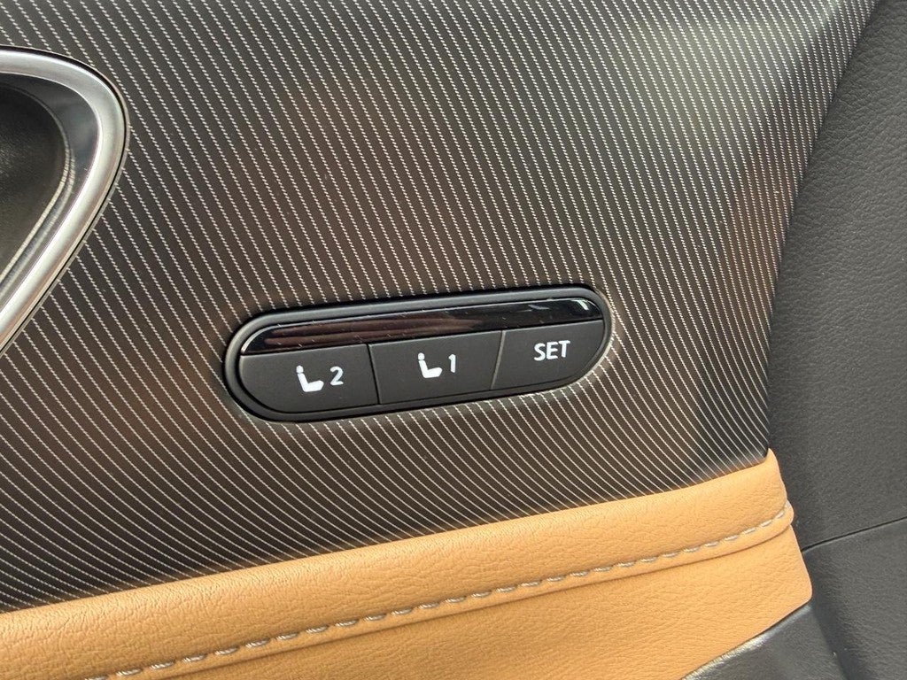 2027 INFINITI QX80 LUXE AWD