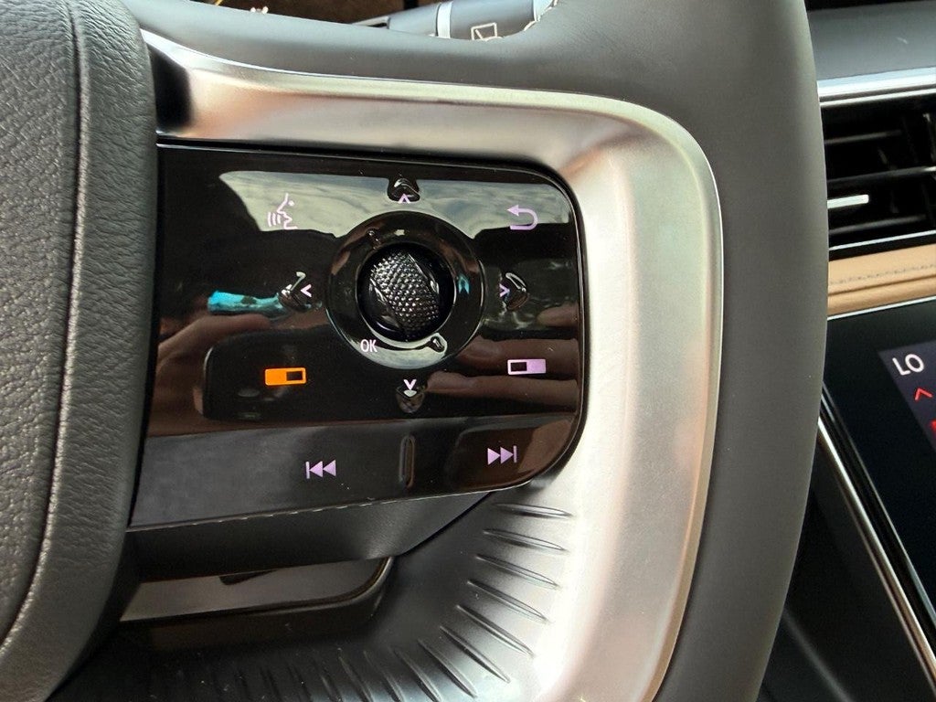 2027 INFINITI QX80 LUXE AWD