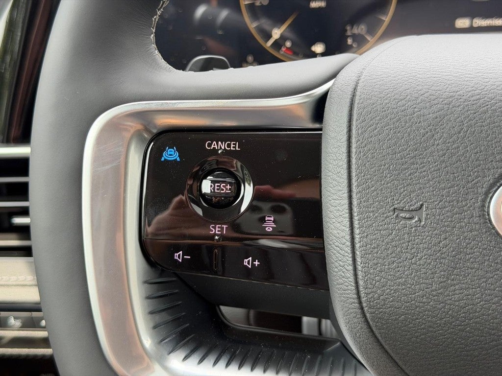2027 INFINITI QX80 LUXE AWD